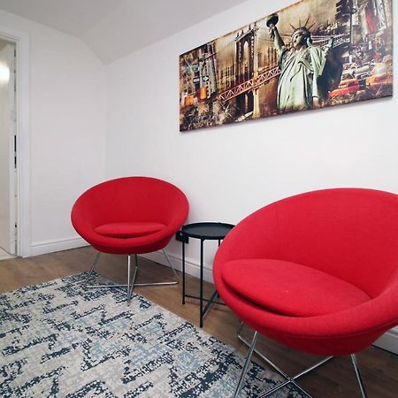 Lovely Studio Flat With Free Parking - Near To City Center سوانسي المظهر الخارجي الصورة